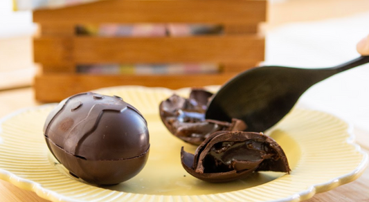 Recette : Œufs en chocolat fourrés maison sans sucre